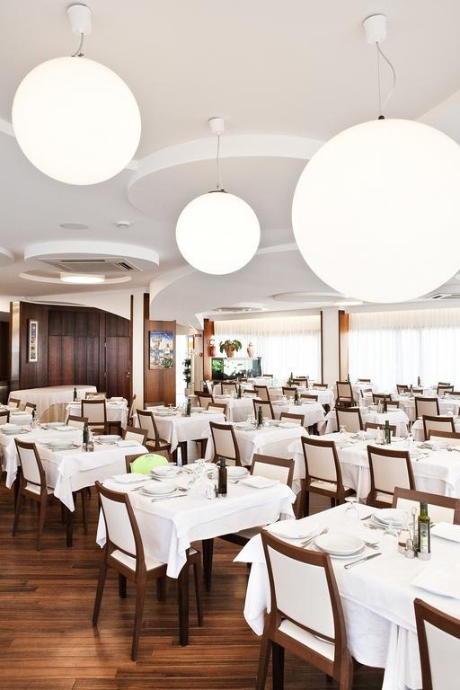 Hotel Continental San Benedetto del Tronto Exterior photo